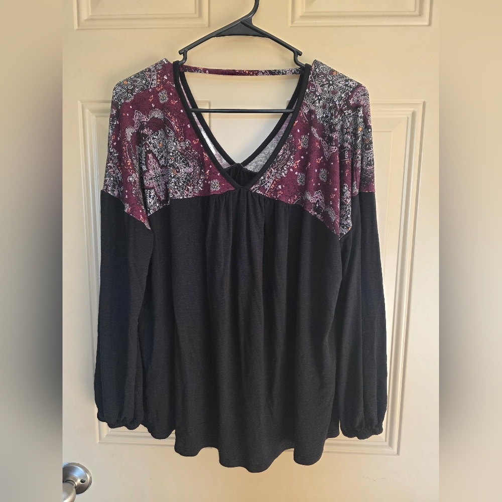 Maurices XL Black and Purple V-Neck Blouse